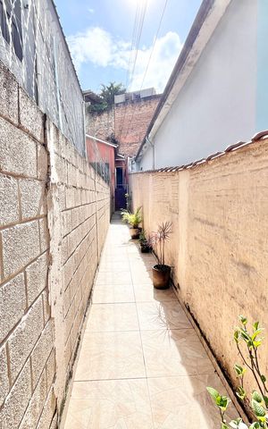 Casa à venda com 70m², 2 quartos e sem vaga Casa à venda com 70m², 2 quartos e sem vagaEntrada
