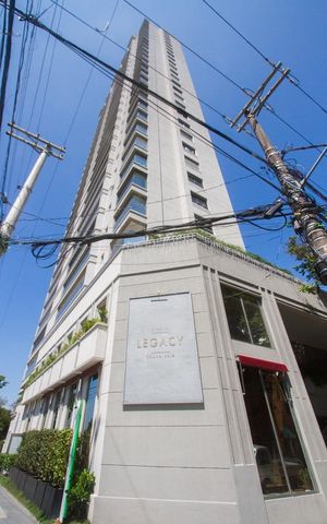 Apartamento à venda com 165m², 3 quartos e 2 vagas Apartamento à venda com 165m², 3 quartos e 2 vagasFachada