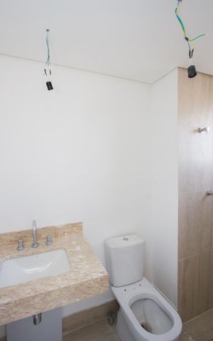 Apartamento à venda com 165m², 3 quartos e 2 vagas Apartamento à venda com 165m², 3 quartos e 2 vagasBanheiro da Suíte 3