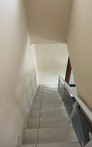 Casa à venda com 278m², 4 quartos e 2 vagas