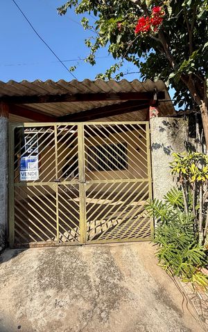 Casa à venda com 113m², 3 quartos e 1 vaga Casa à venda com 113m², 3 quartos e 1 vagaFachada