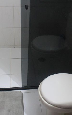 Apartamento à venda com 81m², 2 quartos e 2 vagasBanheiro da Suíte