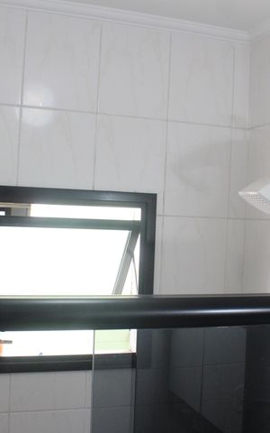 Apartamento à venda com 81m², 2 quartos e 2 vagasBanheiro da Suíte