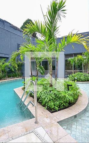 Apartamento à venda com 141m², 3 quartos e 2 vagas Apartamento à venda com 141m², 3 quartos e 2 vagasÁrea comum - Piscina