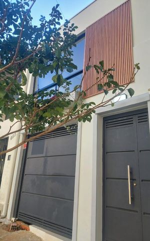 Casa à venda com 130m², 2 quartos e 1 vaga