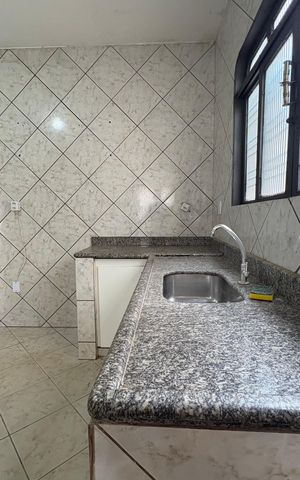 Casa à venda com 100m², 3 quartos e 4 vagas Casa à venda com 100m², 3 quartos e 4 vagasCozinha
