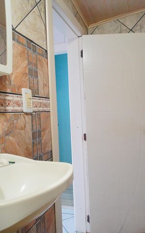 Casa à venda com 200m², 3 quartos e 2 vagasBanheiro 2