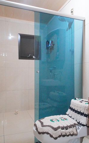 Casa à venda com 200m², 3 quartos e 2 vagasBanheiro 1