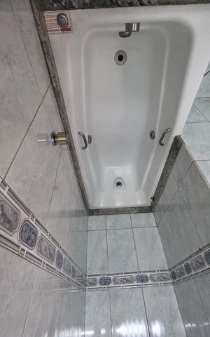 Apartamento à venda com 107m², 3 quartos e 3 vagas Apartamento à venda com 107m², 3 quartos e 3 vagasBanheiro da suíte