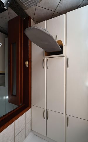 Apartamento à venda com 107m², 3 quartos e 3 vagas Apartamento à venda com 107m², 3 quartos e 3 vagasLavanderia