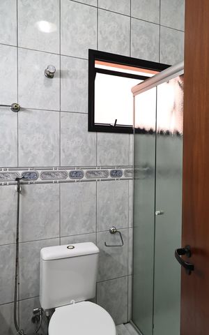 Apartamento à venda com 107m², 3 quartos e 3 vagas Apartamento à venda com 107m², 3 quartos e 3 vagasBanheiro da suíte