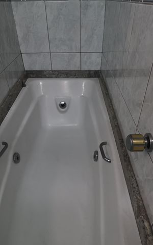 Apartamento à venda com 107m², 3 quartos e 3 vagas Apartamento à venda com 107m², 3 quartos e 3 vagasBanheiro da suíte