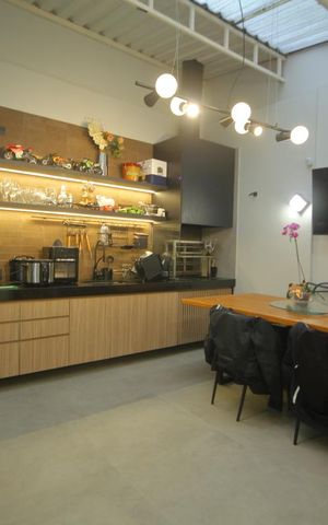 Casa à venda com 150m², 2 quartos e 2 vagasÁrea de convivência 