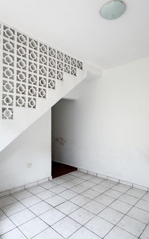 Casa à venda com 2700m², 4 quartos e 2 vagas Casa à venda com 2700m², 4 quartos e 2 vagasSala - Casa 2