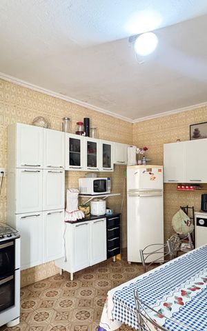 Casa à venda com 2700m², 4 quartos e 2 vagas Casa à venda com 2700m², 4 quartos e 2 vagasCozinha - Casa 1