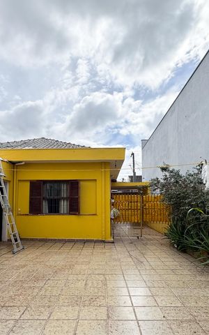 Casa à venda com 2700m², 4 quartos e 2 vagas Casa à venda com 2700m², 4 quartos e 2 vagasÁrea de Serviço
