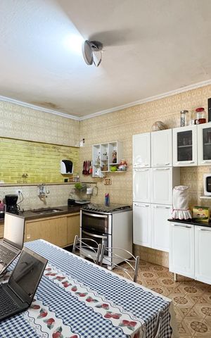 Casa à venda com 2700m², 4 quartos e 2 vagas Casa à venda com 2700m², 4 quartos e 2 vagasCozinha - Casa 1