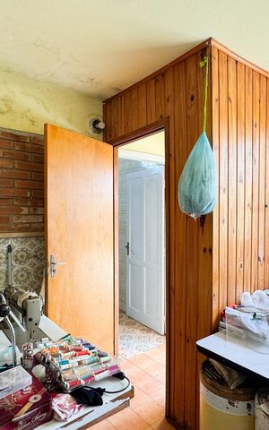 Casa à venda com 2700m², 4 quartos e 2 vagas Casa à venda com 2700m², 4 quartos e 2 vagasQuarto de Serviço