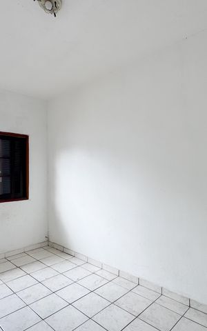 Casa à venda com 2700m², 4 quartos e 2 vagas Casa à venda com 2700m², 4 quartos e 2 vagasQuarto 2 - Casa 2