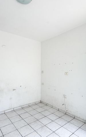 Casa à venda com 2700m², 4 quartos e 2 vagas Casa à venda com 2700m², 4 quartos e 2 vagasSala - Casa 2