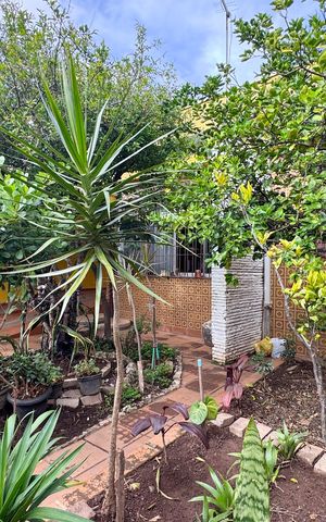 Casa à venda com 2700m², 4 quartos e 2 vagas Casa à venda com 2700m², 4 quartos e 2 vagasÁrea externa