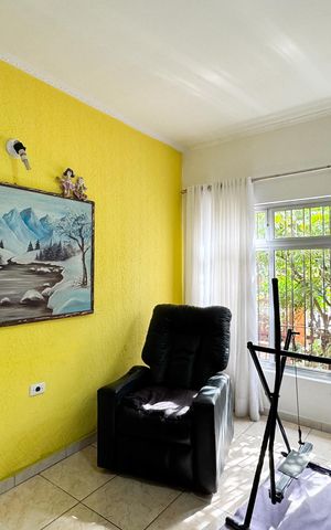 Casa à venda com 2700m², 4 quartos e 2 vagas Casa à venda com 2700m², 4 quartos e 2 vagasSala - Casa 1