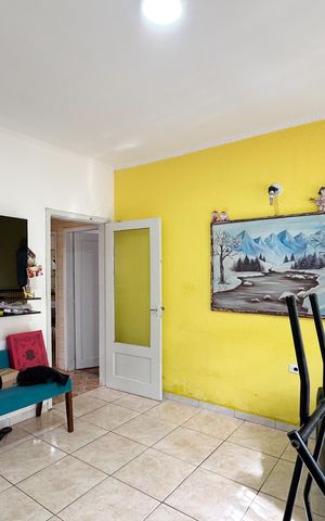 Casa à venda com 2700m², 4 quartos e 2 vagas Casa à venda com 2700m², 4 quartos e 2 vagasSala - Casa 1