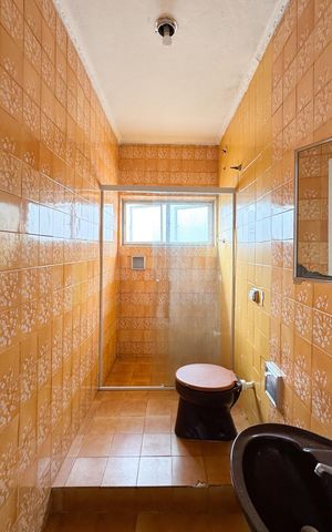 Casa à venda com 2700m², 4 quartos e 2 vagas Casa à venda com 2700m², 4 quartos e 2 vagasBanheiro Social - Casa 2