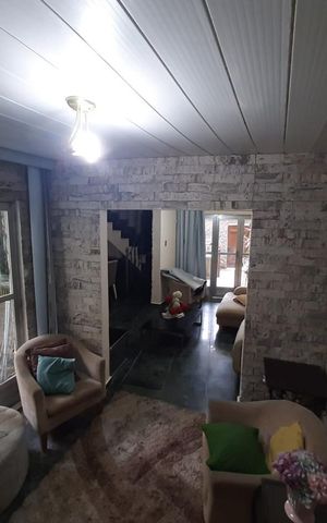 Casa para alugar com 200m², 3 quartos e 3 vagas Casa para alugar com 200m², 3 quartos e 3 vagasSala