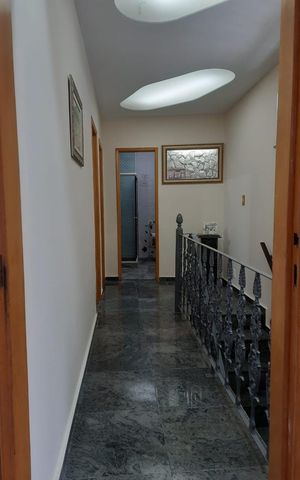 Casa para alugar com 200m², 3 quartos e 3 vagas Casa para alugar com 200m², 3 quartos e 3 vagasCorredor
