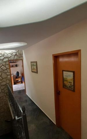 Casa para alugar com 200m², 3 quartos e 3 vagas Casa para alugar com 200m², 3 quartos e 3 vagasQuarto