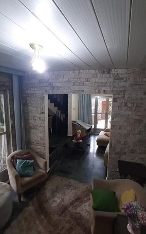 Casa para alugar com 200m², 3 quartos e 3 vagas Casa para alugar com 200m², 3 quartos e 3 vagasSala