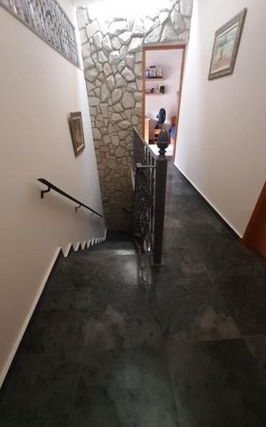 Casa para alugar com 200m², 3 quartos e 3 vagas Casa para alugar com 200m², 3 quartos e 3 vagasCorredor