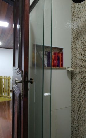 Casa de condomínio à venda com 230m², 4 quartos e 1 vaga Casa de condomínio à venda com 230m², 4 quartos e 1 vagaBanheiro social 2