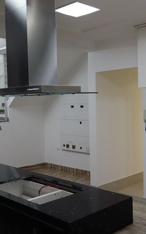 Casa para alugar com 340m², 4 quartos e 3 vagasCozinha 