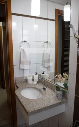 Apartamento para alugar com 78m², 3 quartos e sem vagaBanheiro da Suíte