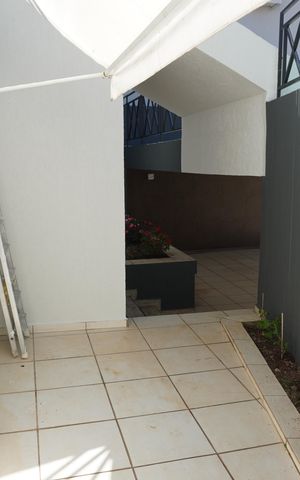 Casa de condomínio para alugar com 246m², 3 quartos e 4 vagasÁrea externa