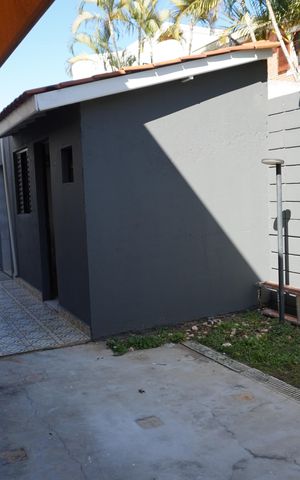 Casa de condomínio para alugar com 246m², 3 quartos e 4 vagasÁrea externa