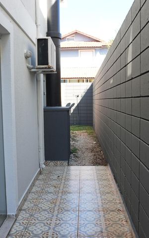 Casa de condomínio para alugar com 246m², 3 quartos e 4 vagasÁrea externa