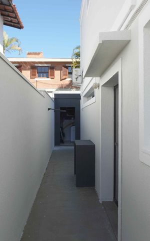 Casa de condomínio para alugar com 246m², 3 quartos e 4 vagas Casa de condomínio para alugar com 246m², 3 quartos e 4 vagasCorredor