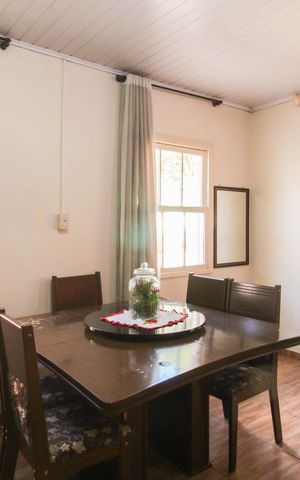 Casa à venda com 300m², 5 quartos e 2 vagas Casa à venda com 300m², 5 quartos e 2 vagasSala