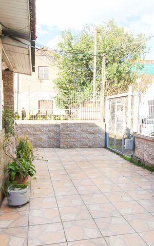 Casa à venda com 300m², 5 quartos e 2 vagas Casa à venda com 300m², 5 quartos e 2 vagasÁrea externa