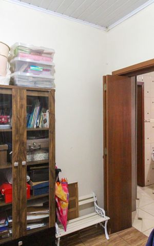 Casa à venda com 300m², 5 quartos e 2 vagas Casa à venda com 300m², 5 quartos e 2 vagasSala