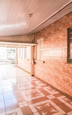 Casa à venda com 300m², 5 quartos e 2 vagas Casa à venda com 300m², 5 quartos e 2 vagasÁrea externa