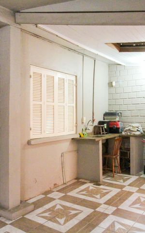 Casa à venda com 300m², 5 quartos e 2 vagas Casa à venda com 300m², 5 quartos e 2 vagasÁrea de Serviço