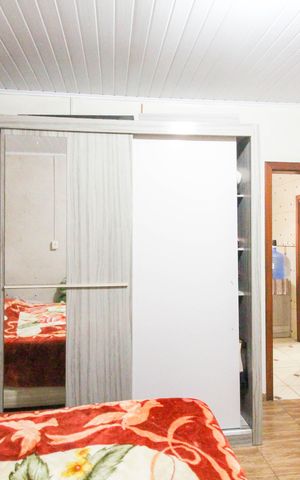 Casa à venda com 300m², 5 quartos e 2 vagas Casa à venda com 300m², 5 quartos e 2 vagasQuarto 2