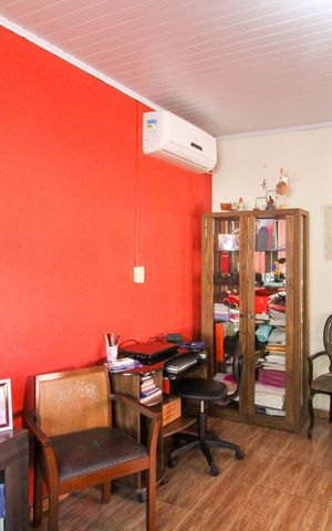 Casa à venda com 300m², 5 quartos e 2 vagas Casa à venda com 300m², 5 quartos e 2 vagasSala