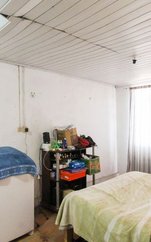 Casa à venda com 300m², 5 quartos e 2 vagas Casa à venda com 300m², 5 quartos e 2 vagasApartamento