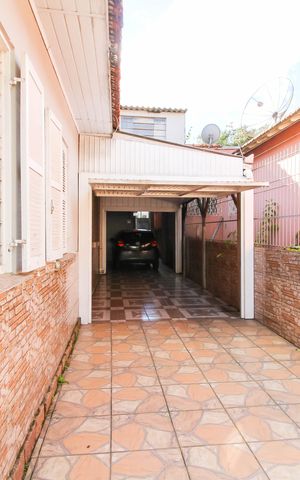 Casa à venda com 300m², 5 quartos e 2 vagas Casa à venda com 300m², 5 quartos e 2 vagasÁrea externa
