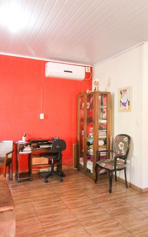 Casa à venda com 300m², 5 quartos e 2 vagas Casa à venda com 300m², 5 quartos e 2 vagasSala